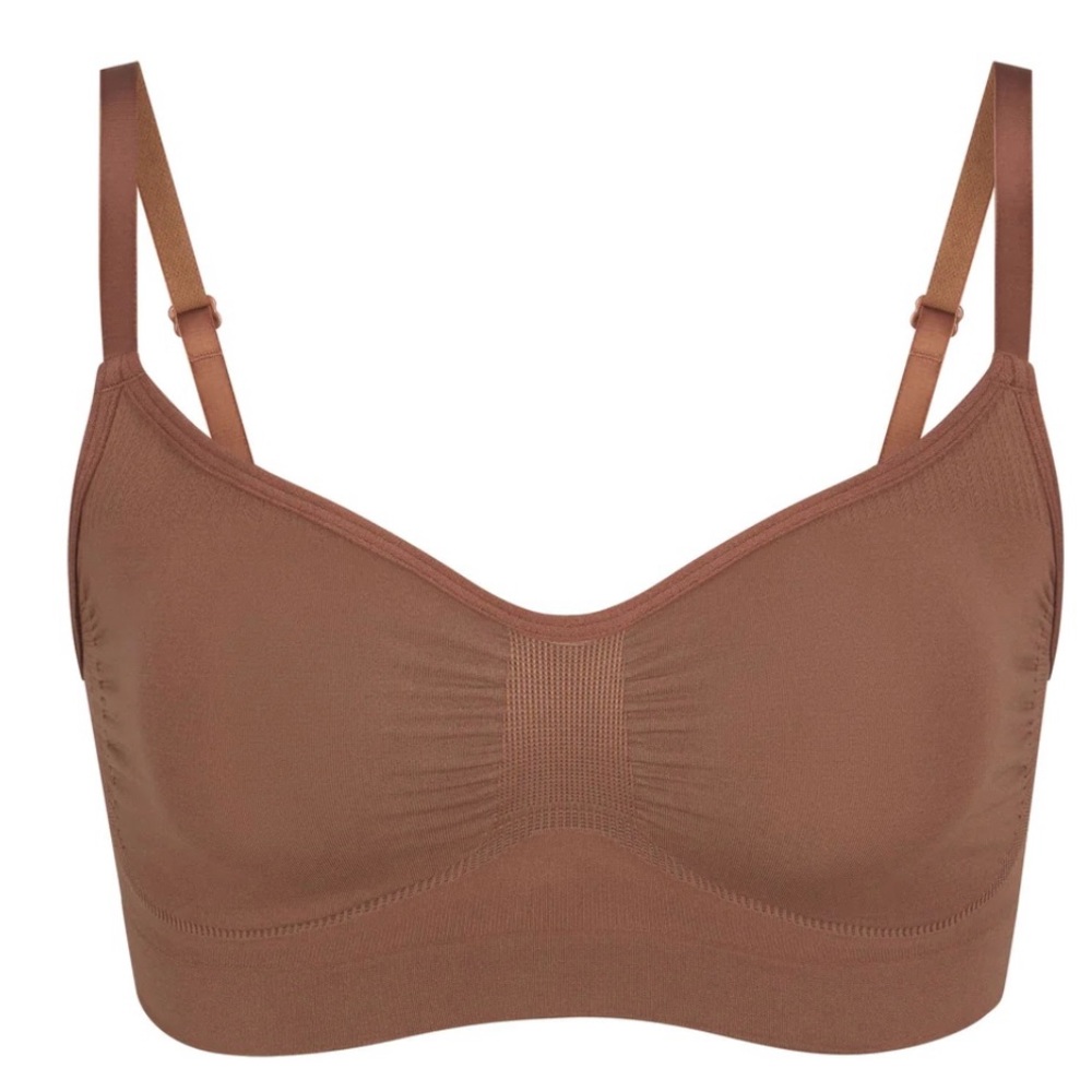 NWOT!! SKIMS seamless sculpt bralette. Size L/XL. New condition.